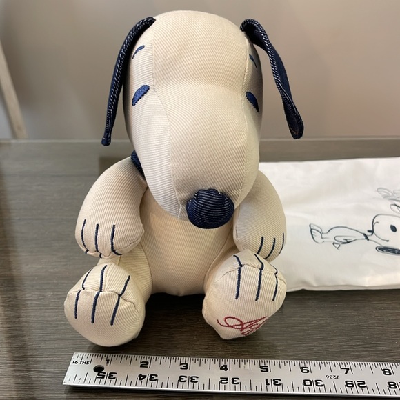 Snoopy Limited-Edition Plush Toy NWT & Dust Bag - Picture 6 of 14